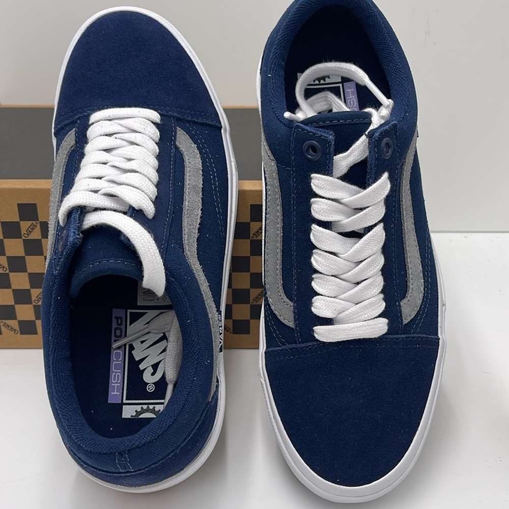 Vans Men’s Blue and White Sneakers Bmx Old Skool
Navy/White
VN0005UZNAV - Picture 13 of 16